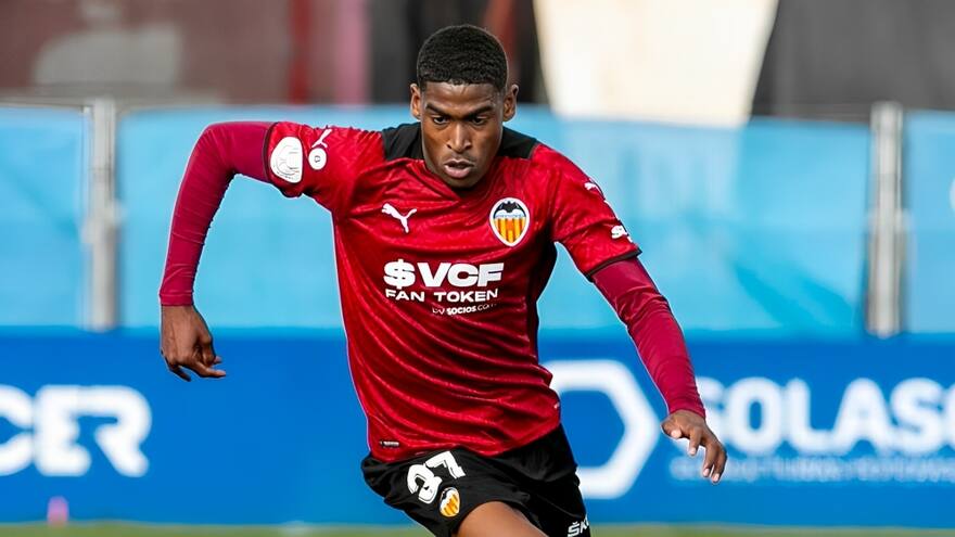 El central Cristhian Mosquera pide tiempo a Colombia para decidir si deja la selección España