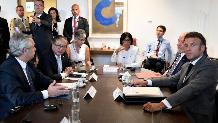 Los presidentes Petro, Macron y Lula se reunieron con Gobierno y oposición de Venezuela en Bélgica