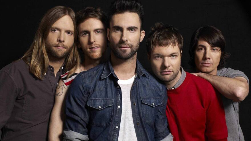 Escucha ‘Help Me Out’, lo nuevo de Maroon 5 junto a Julia Michaels