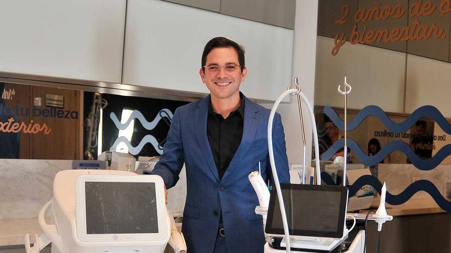 Médico cirujano Andrés Durán, esculpiendo vidas nuevas