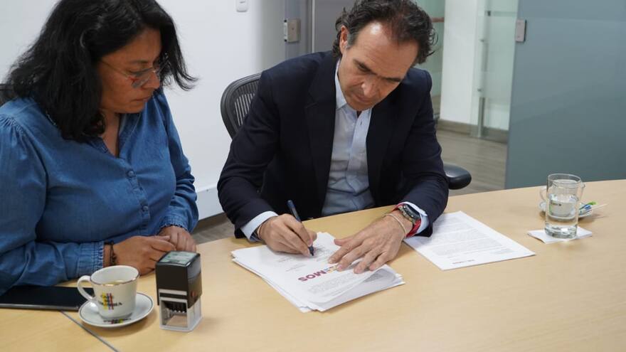 Fico Gutiérrez oficializó intención de tener partido político