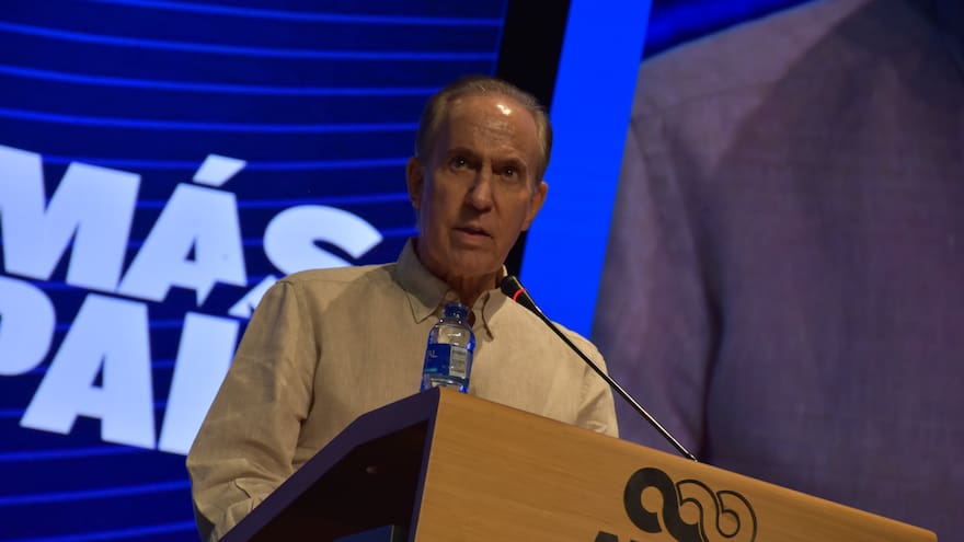 Otorgan orden al mérito empresarial a Rubén Minski Gontovnik, CEO y fundador de Grupo Procaps.