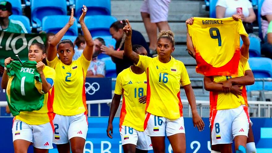 Marcela Restrepo y Leicy Santos le dan primera victoria a Colombia en París