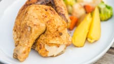 Paso a paso para hacer pollo sudado con papas: receta fácil y deliciosa
