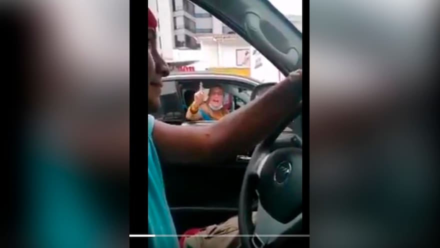 'Brutos, tercos, porquerías': mujer insultó en Bogotá a indígenas de la minga