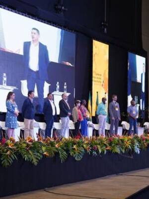 Liberando el pacífico | Columna de Emilio Sardi