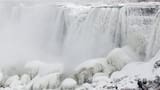 Las impresionantes postales que dejan las Cataratas del Niágara, congeladas parcialmente por el frío extremo que azota Canadá