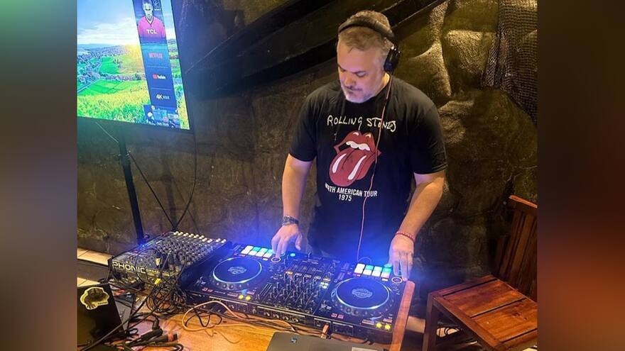Iván Duque muestra sus dotes como DJ