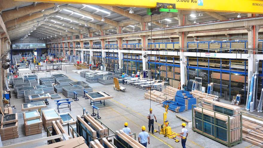 Tecnoglass aumenta su capacidad de endeudamiento al refinanciar crédito sindicado senior