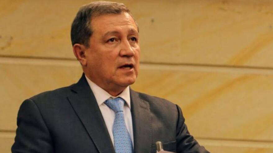 Ernesto Macías propuso frente de batalla para 'salvar a Colombia'