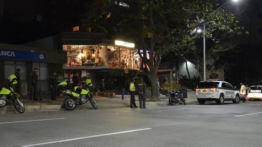 Atracan a mujer al salir de restaurante en la calle 79 y le quitan un anillo de oro