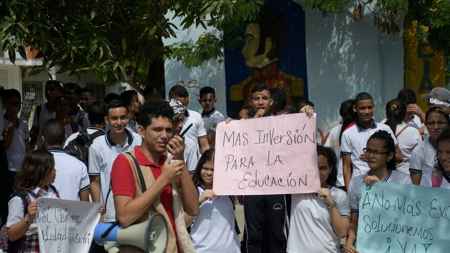 En video | Estudiantes de la IED Simón Bolívar reclaman obras para su colegio