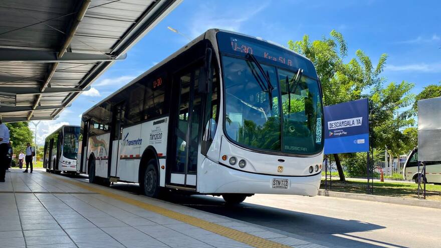 Desvíos de Transmetro: se implementan cambios en ruta U30 Universidades debido a obras en la carrera 51B