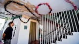 ‘Serpiente de la ciénaga’: arte hecho con chancletas que llegan a Mallorquín