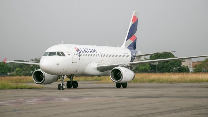 Latam alerta que inventario de combustible para aviación ya se agotó en tres aeropuertos y en Bogotá