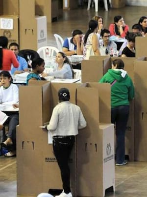 Tumbando alcaldes | Columna de Fernando Giraldo