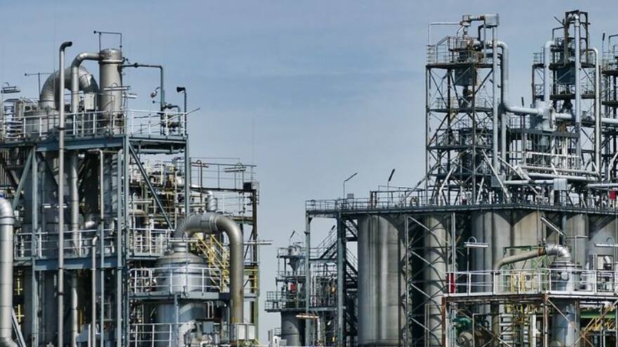 Petróleo Brent subió al nivel más alto en siete años