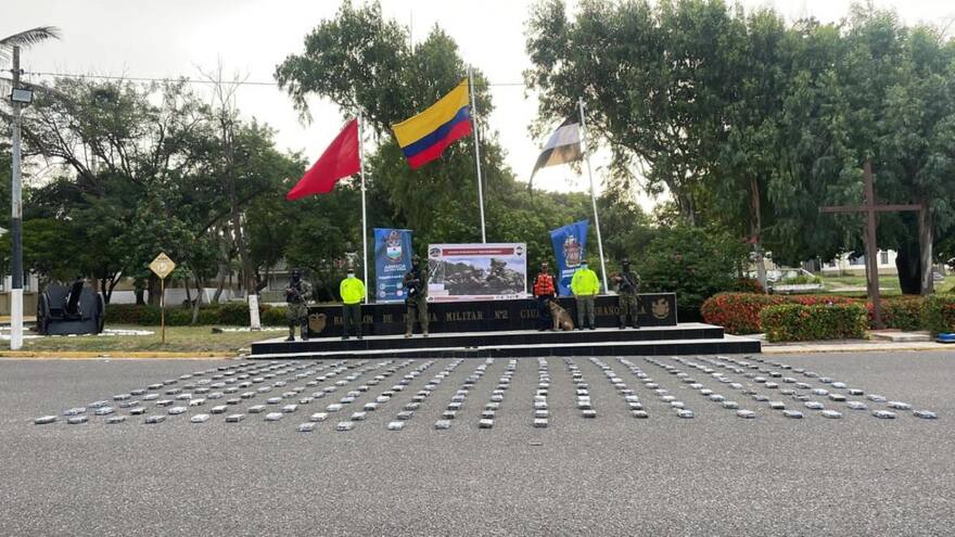Ecuador: Incautan 400 kilos de cocaína en conjunto con la Armada colombiana