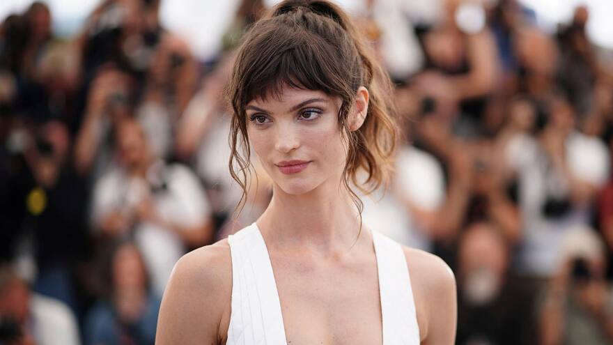 Actriz Charlbi Dean fallece por enfermedad repentina en Estados Unidos