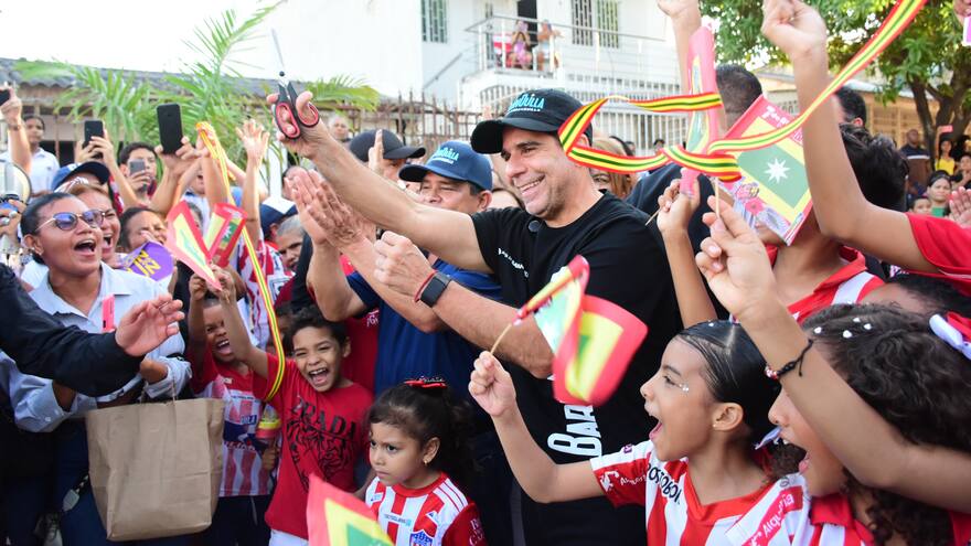 El alcalde Char entrega a la comunidad nueva vía en el barrio Simón Bolívar