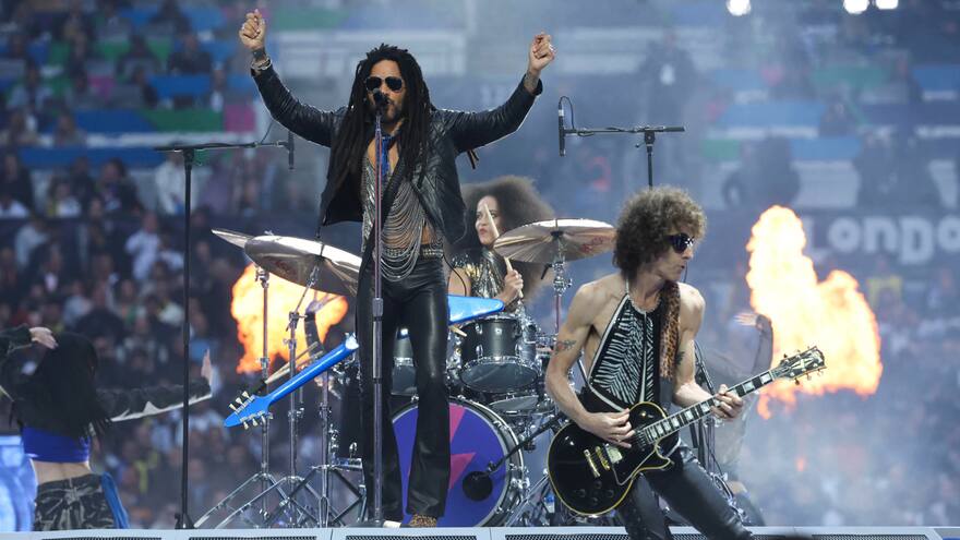 Final de la Champions: Lenny Kravitz lanza el encuentro al ritmo de rock y guitarreo