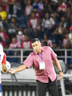 Junior, como cansona la vaina