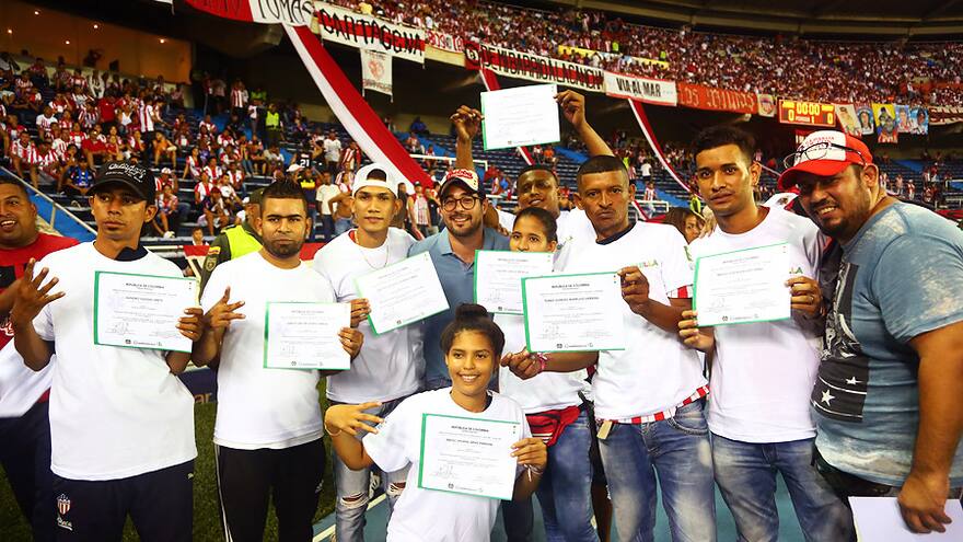 30 integrantes de las barras del Junior tienen diploma en primeros auxilios