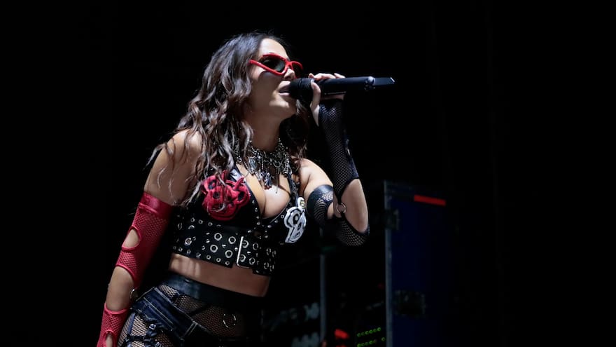Una explosiva Anitta llenó de funk y ‘bellakeo’ Bogotá