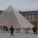 Obras y documentos antiguos del Museo del Louvre resultaron dañados por una fuga de agua en una cañería