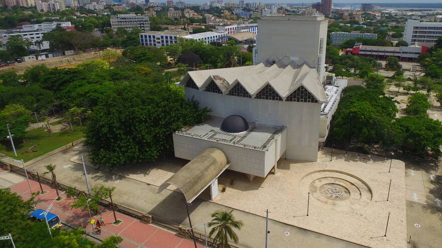 Foro urbano sobre el teatro Amira de la rosa