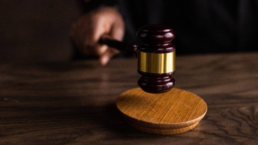 Cárcel a patrullera acusada de trata de personas en Cartagena