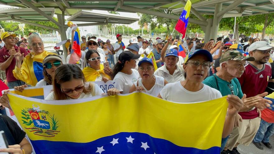 Con plantón pacífico, venezolanos en B/quilla exigen la salida de Maduro