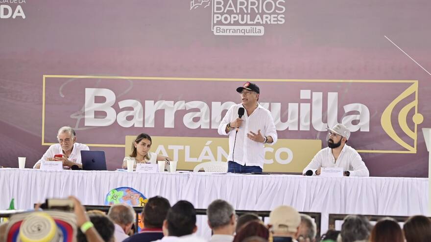 Anuncio de Petro de titularización de la deuda: ¿es la solución a las altas tarifas de energía?