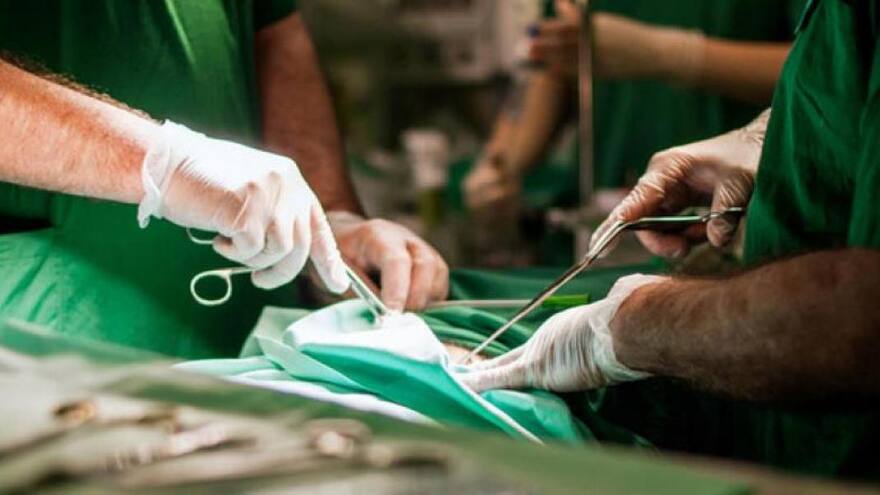 Menor recibió trasplante de corazón humano luego de tener uno artificial