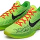 Subastan por 10 millones de dólares las zapatillas de Kobe Bryant en juego de Navidad 2010