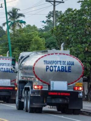 Los ochenta carro-tanques | Columna de Álvaro De la Espriella