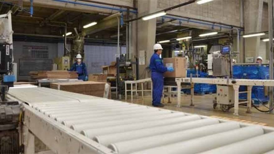 Producción industrial del país sigue en deterioro: desplome fue del 4,2 % en septiembre