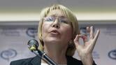 Exfiscal Ortega deja Colombia y Maduro pide a Interpol detenerla