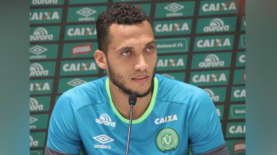 Neto, sobreviviente del accidente aéreo del Chapecoense, se retira del fútbol