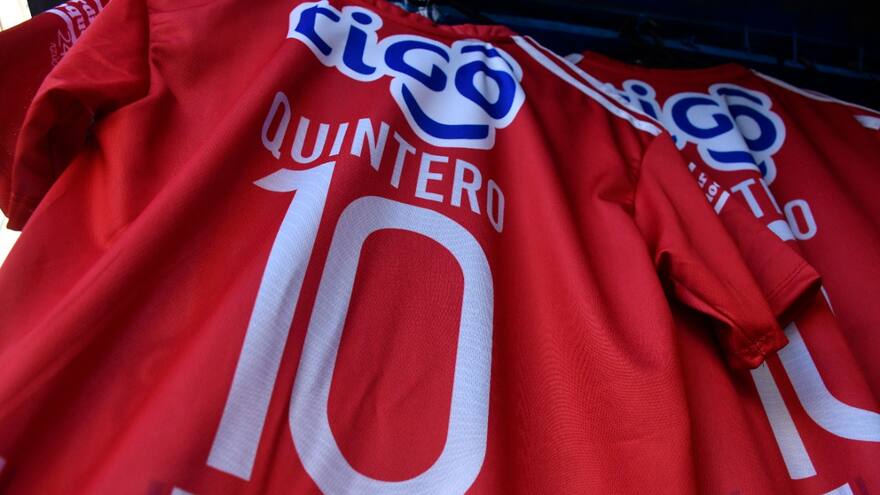 La fiebre rojiblanca se toma Barranquilla, ya venden las camisas de ‘Juanfer’