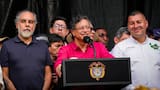 “No sean vagos, trabajen, para eso les paga el pueblo colombiano”: Petro a los congresistas