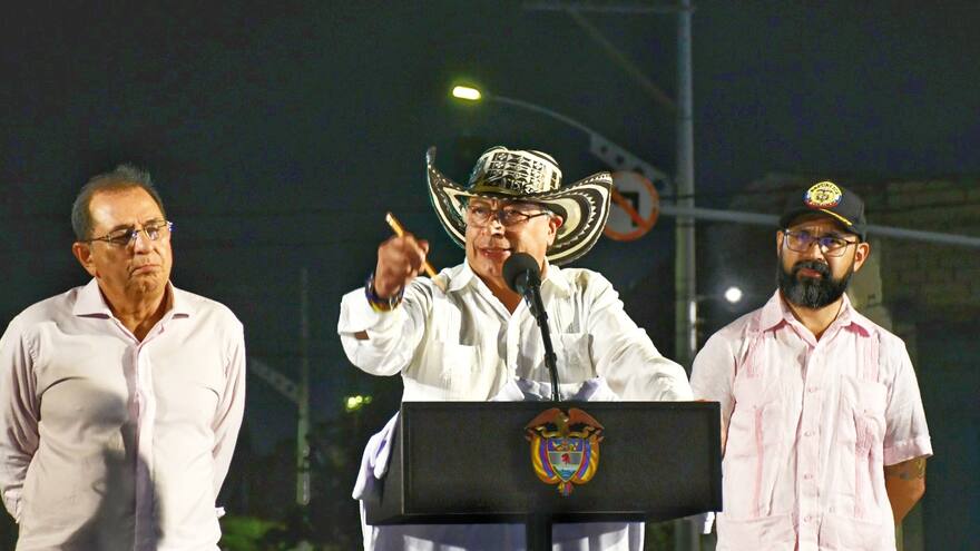 Petro da ultimátum para bajar tarifas de energía