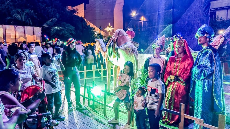 Santa Marta se iluminó con el alumbrado navideño: el parque Simón Bolívar, el Rodadero y la Bahía fueron algunos de los lugares decorados