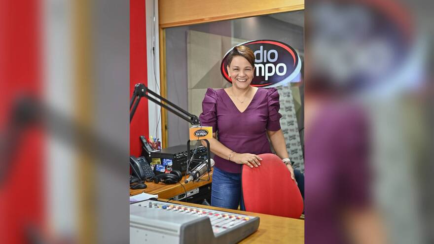 Joyce Lozano, la voz icónica de Radio Tiempo, habla de su amor por la radio y su trayectoria en la emisora
