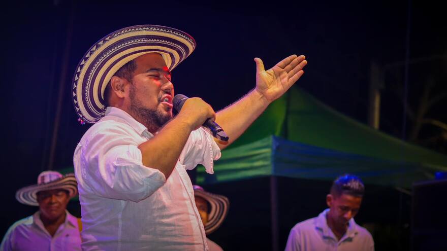 Danny Zora, de Soledad, ganador del Festival de Decimeros de la Región Caribe