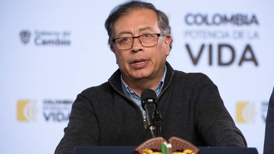 Petro cuestiona 'silencio' de la Fiscalía en casos de hostigamiento a su hija