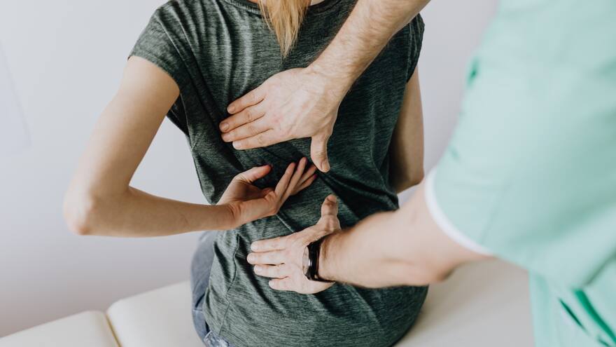 ¿Qué hacer para prevenir una afección de columna por sedentarismo?