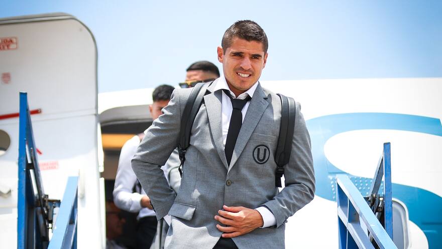 Junior en Copa Libertadores: Universitario llegó a Barranquilla con saco y corbata