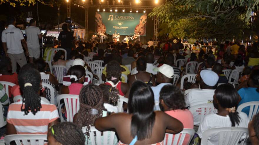 Un gitano húngaro cierra el Festival de Música en Palenque