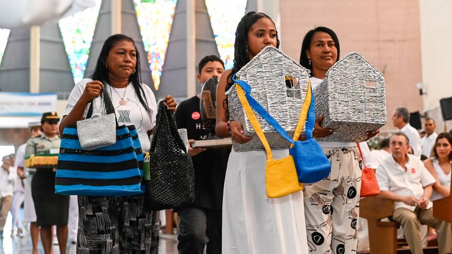 Estos fueron los simbolismos en la posesión de Eduardo Verano